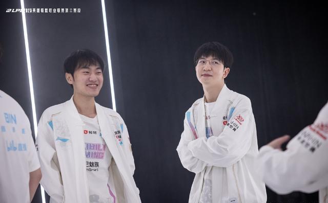 包含Rookie也会进步细节曝光的词条